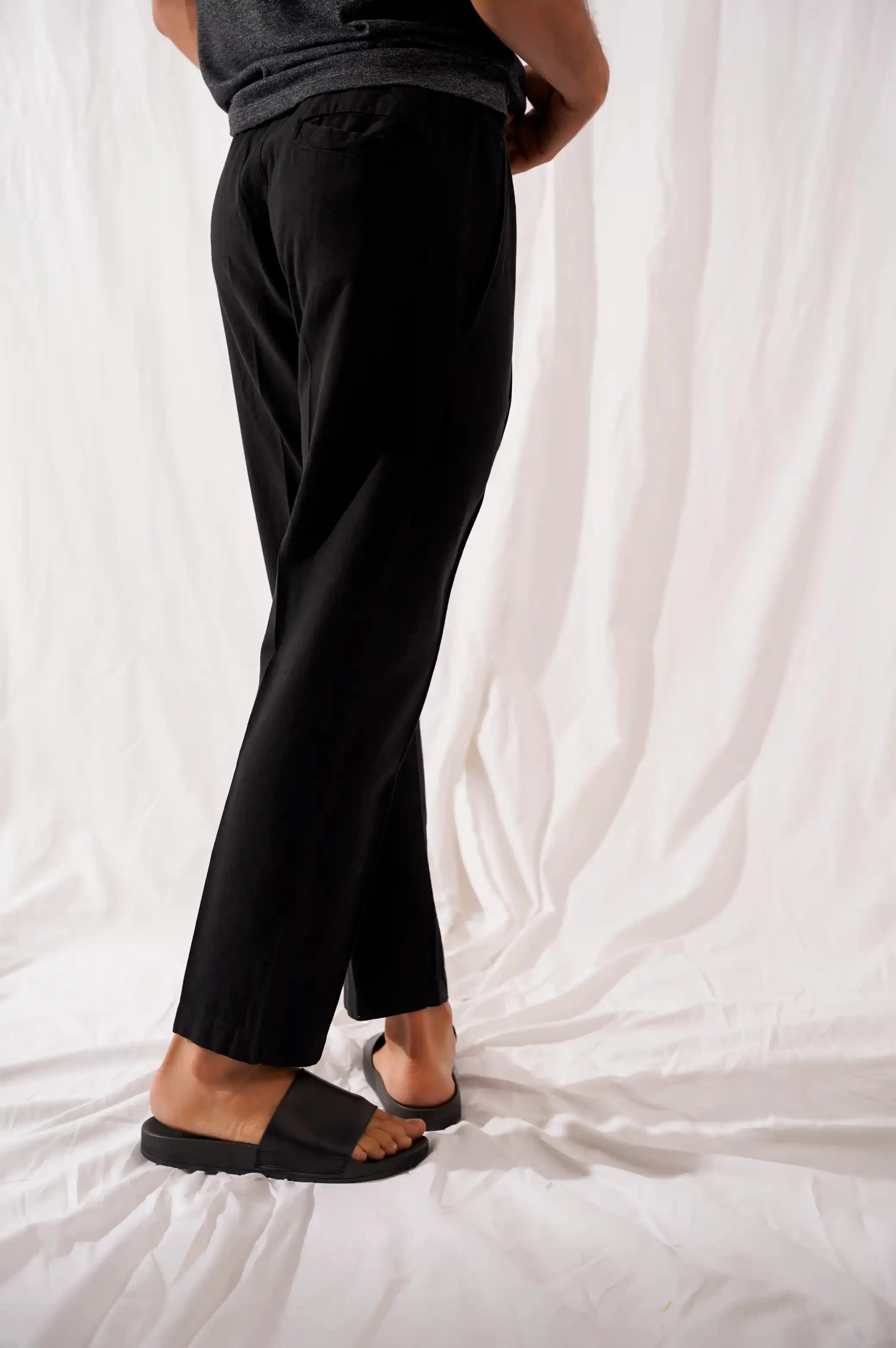 BASIC TAPERED PANTS