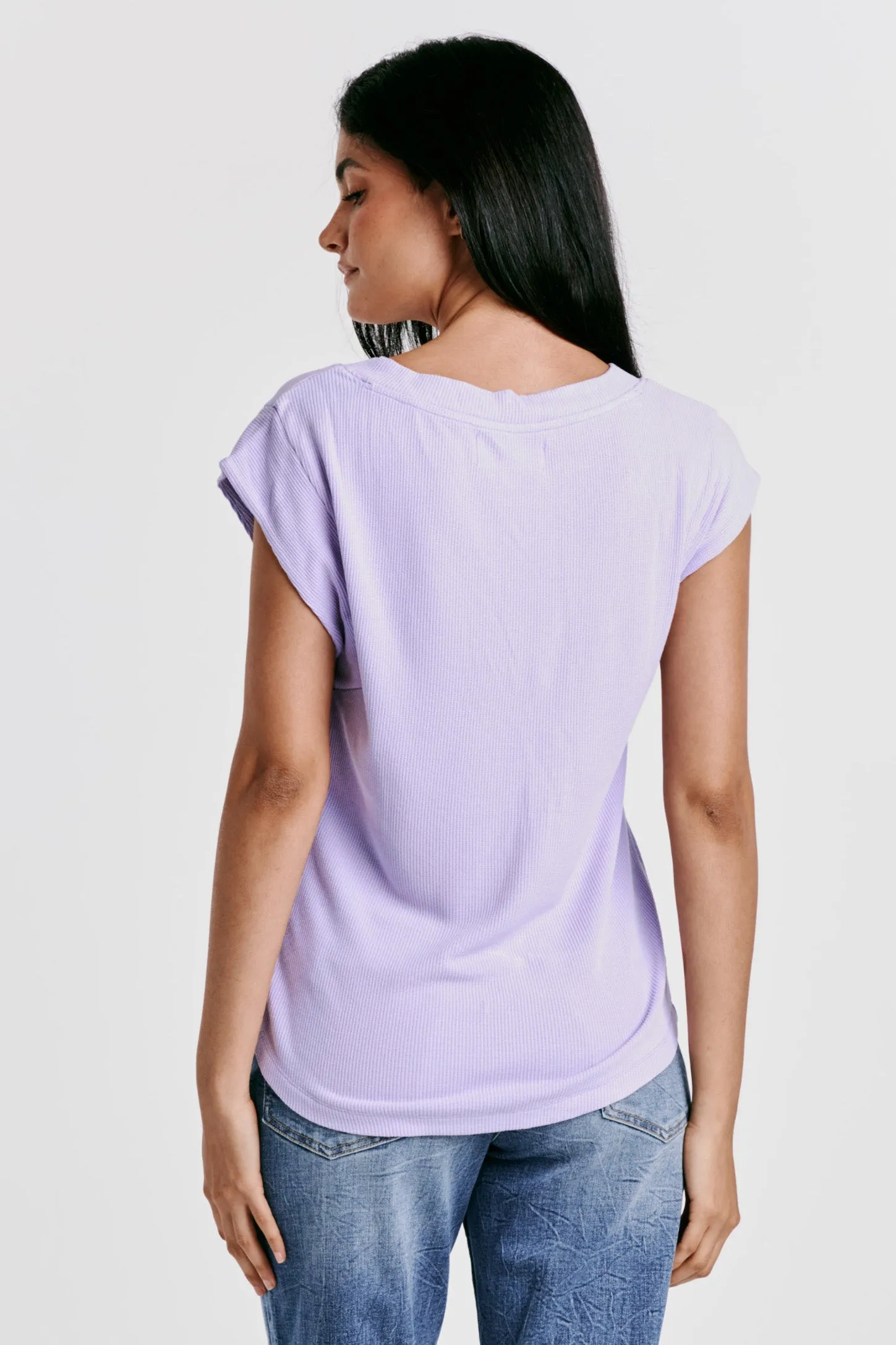 URI THERMAL V-NECK TOP GENTLE LAVENDER