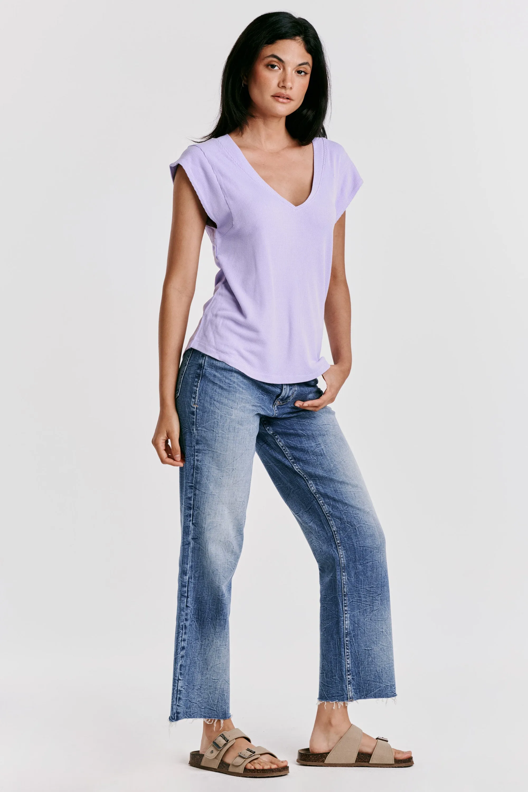 URI THERMAL V-NECK TOP GENTLE LAVENDER